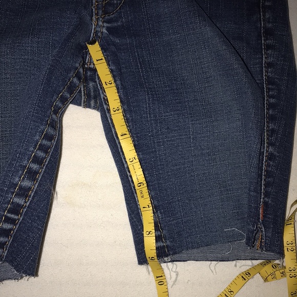 True religion jeans shorts button pockets  zippered size 28 - Picture 5 of 15